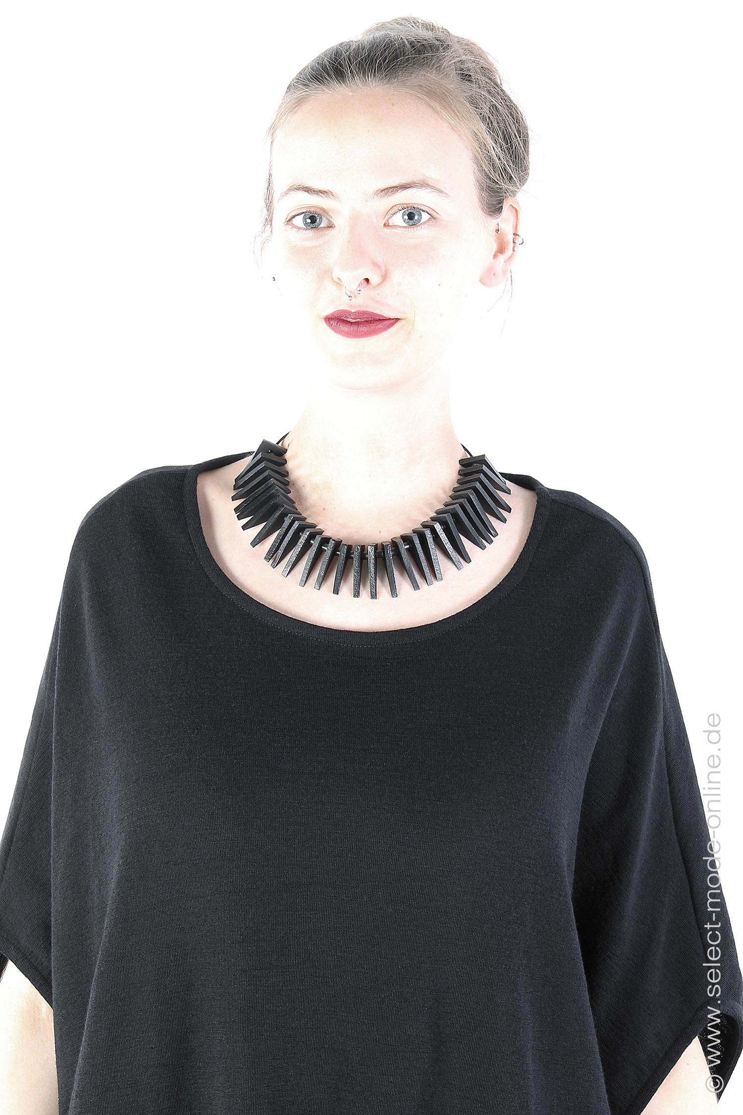 Leather necklace - black - Obtuse_4