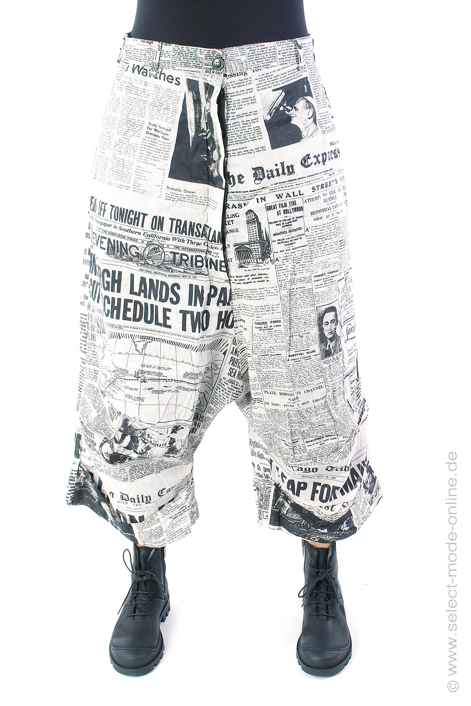 Pants with newspaper print - Moon walk - 2242070105