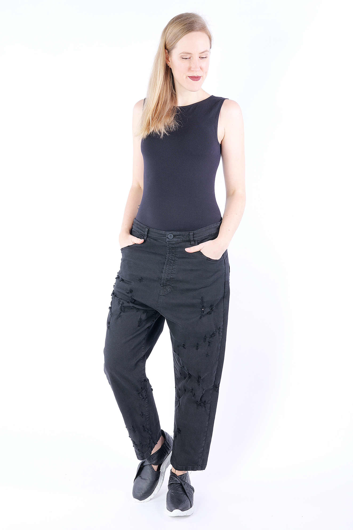 Denim pants with cut outs - black - P102