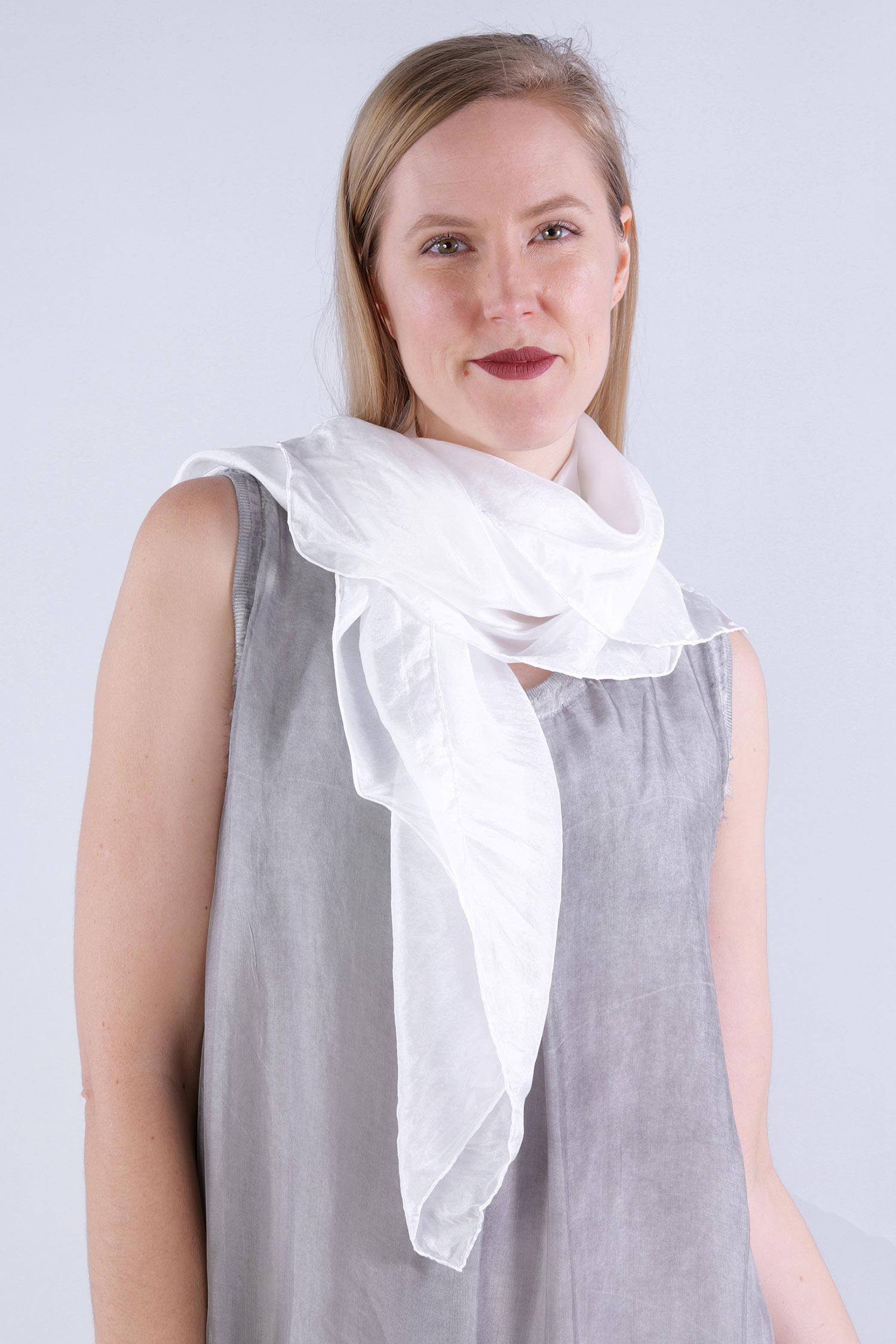 Smooth silk scarf 90x90 - white - Andrena