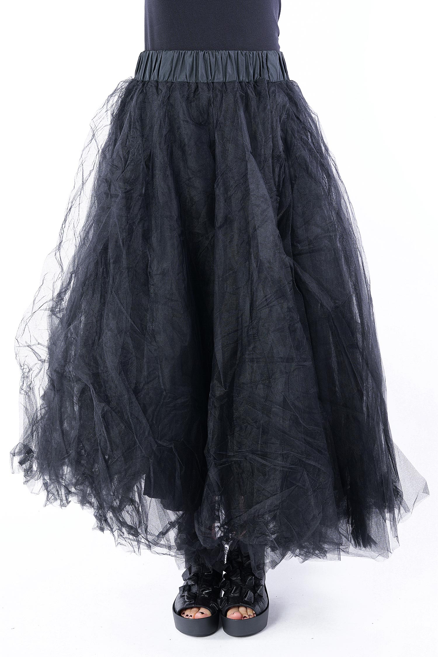 Voluminous tulle skirt - black - S25-79