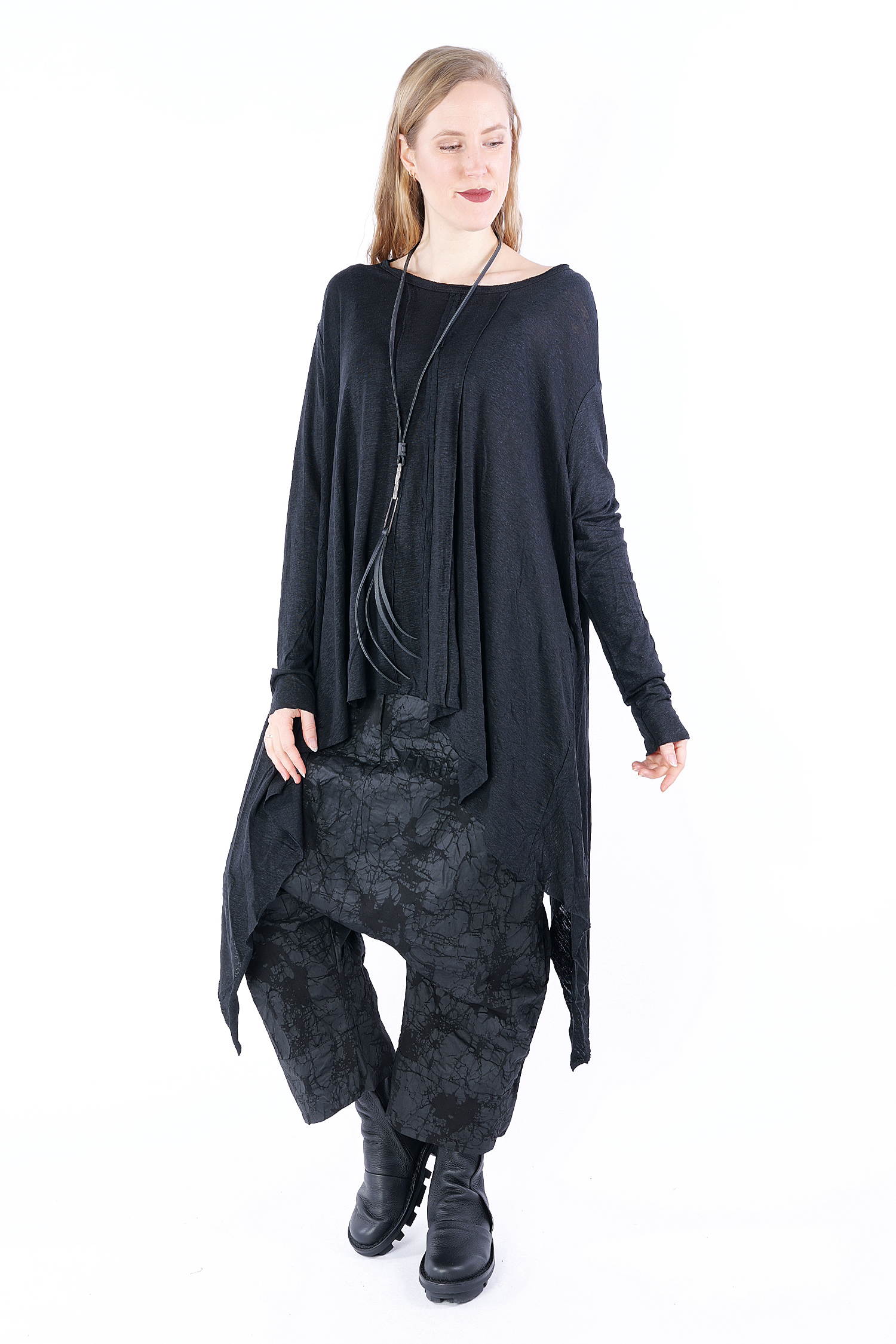 Asymmetrical pullover - black - Spooka