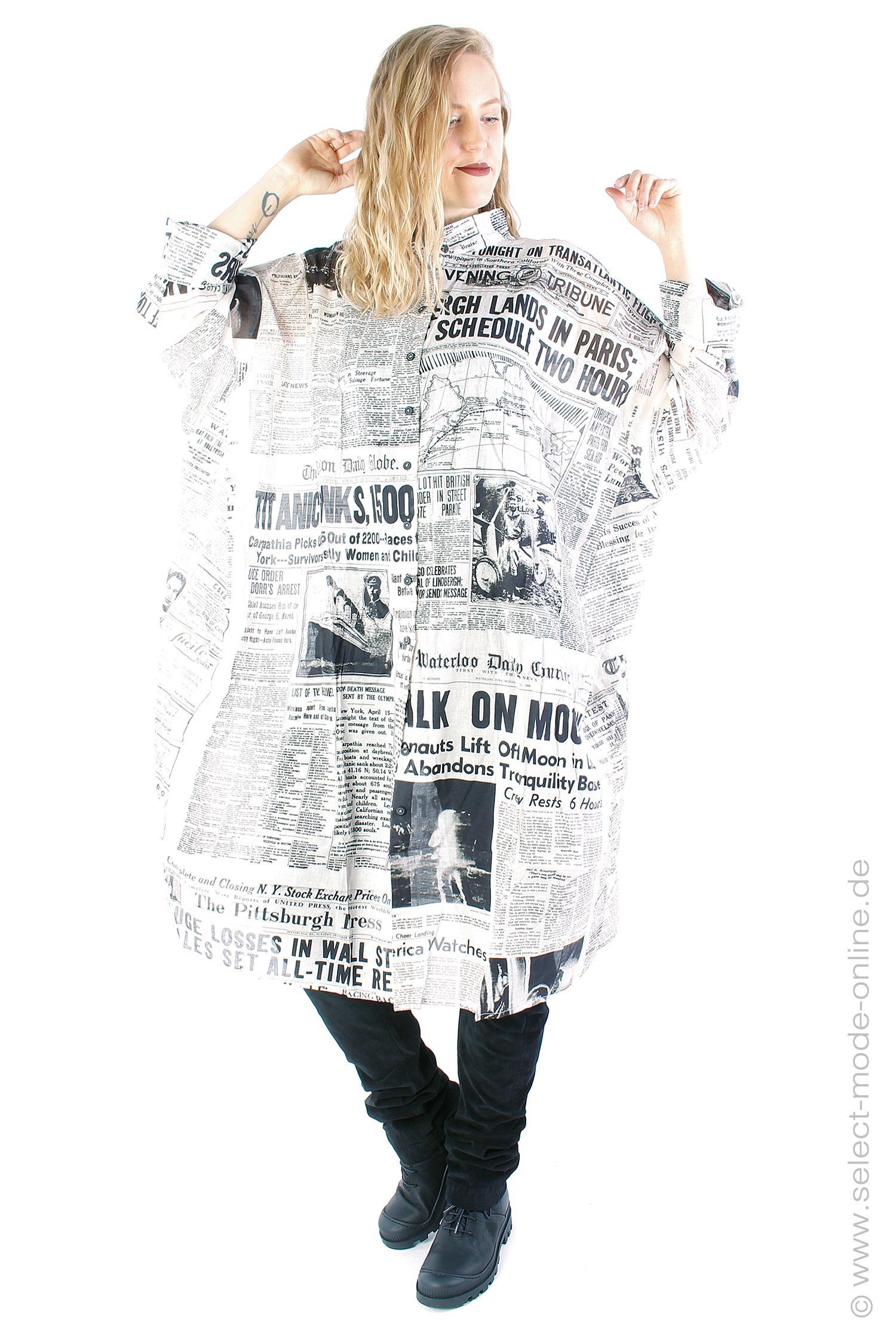 Blouse with newspaper print - Moon walk - 2242070902