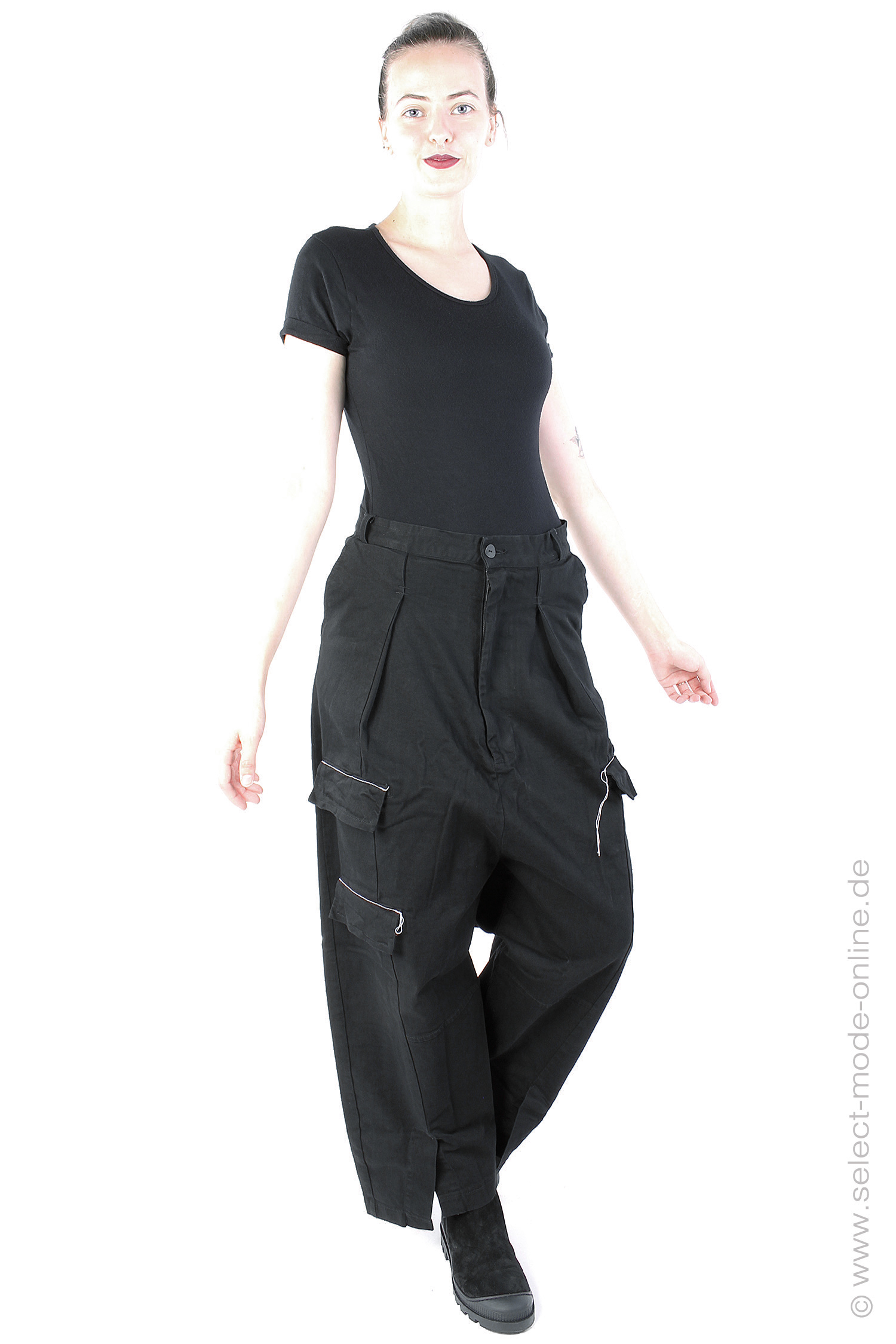 Long tulip pants - Black-white  - 242.04.03