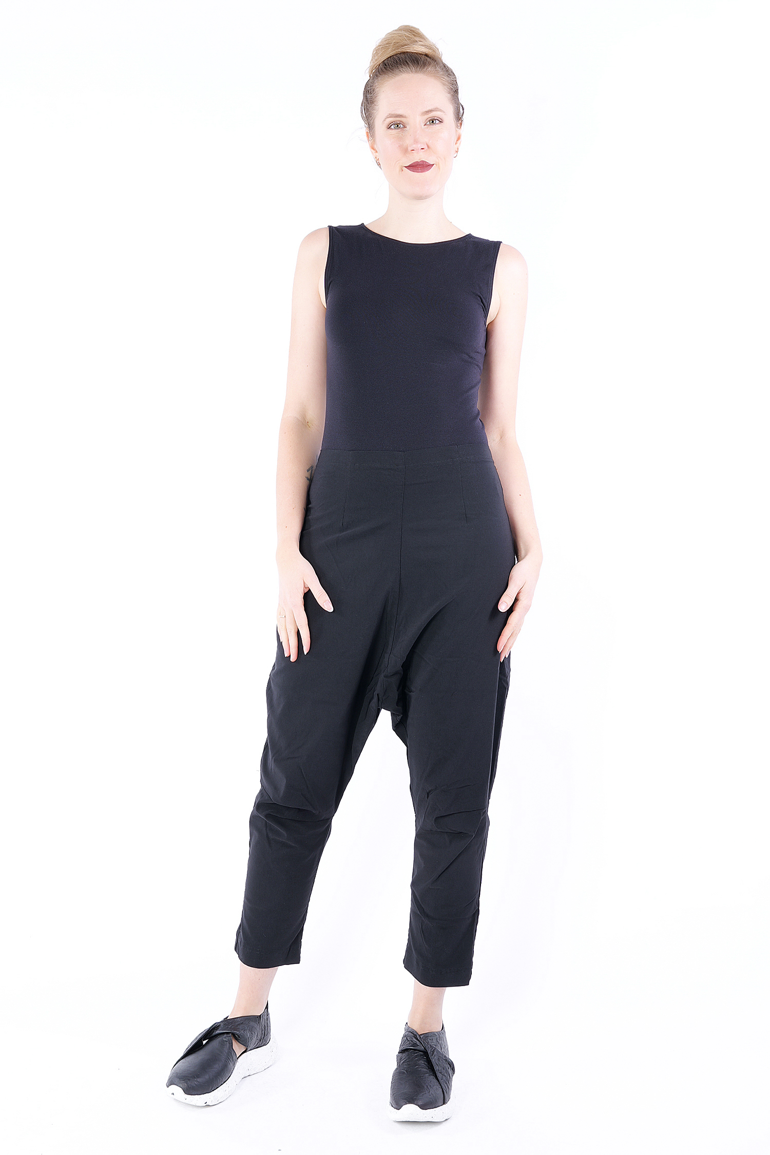 Stretch pants with low crotch - 1253440131 - black