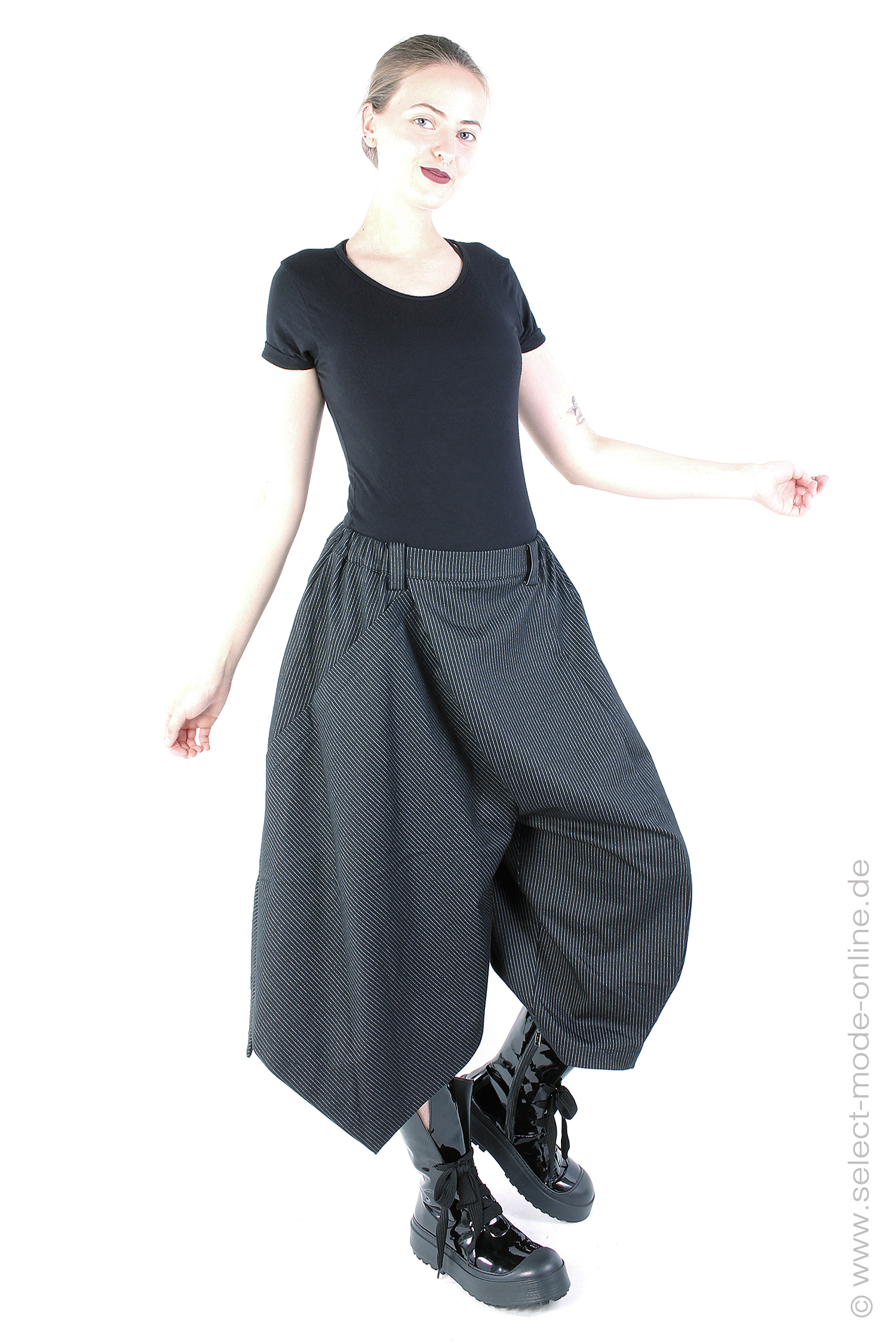 Asymmetrical pants - Black - 243656