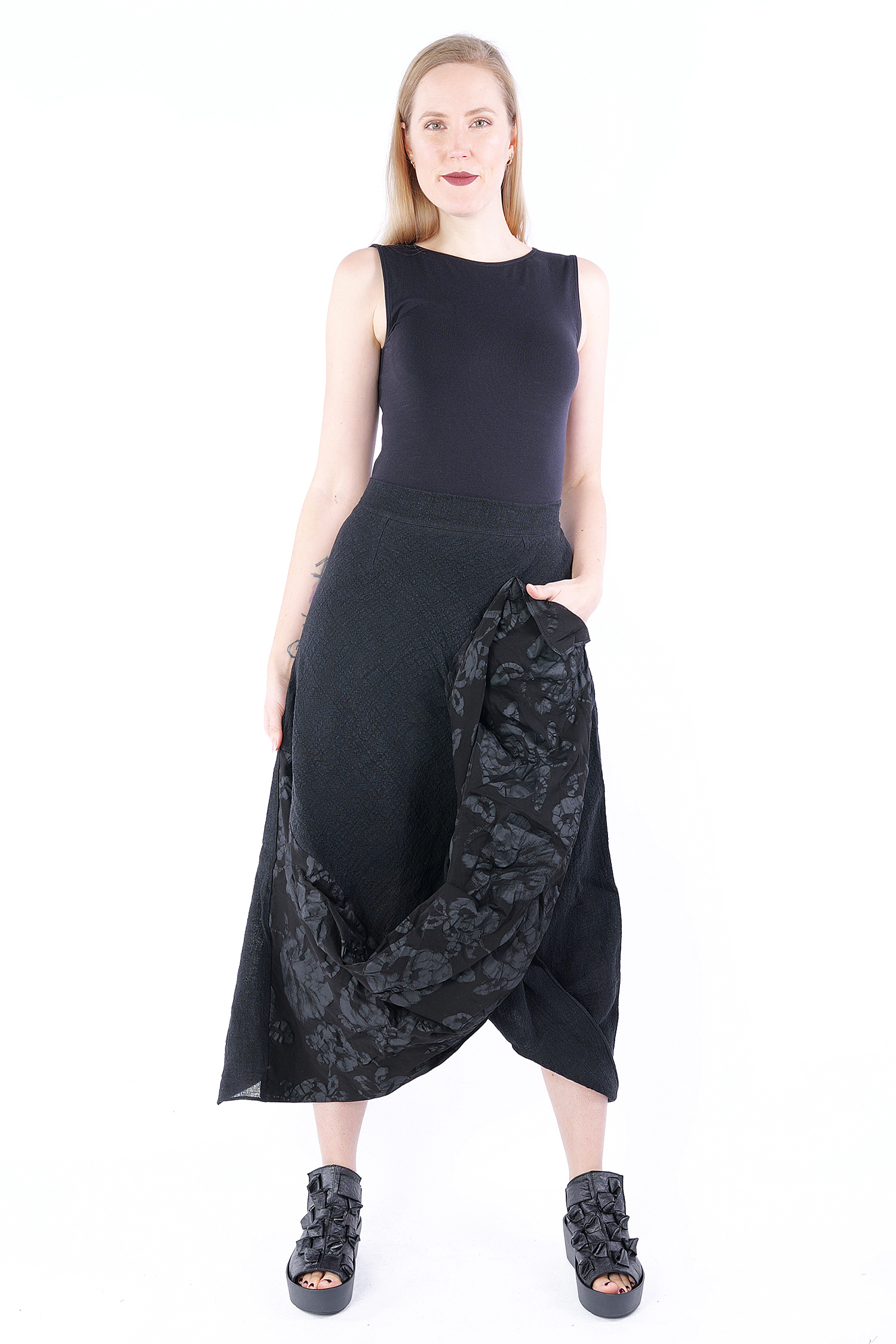 Tulip skirt - black - S25-11