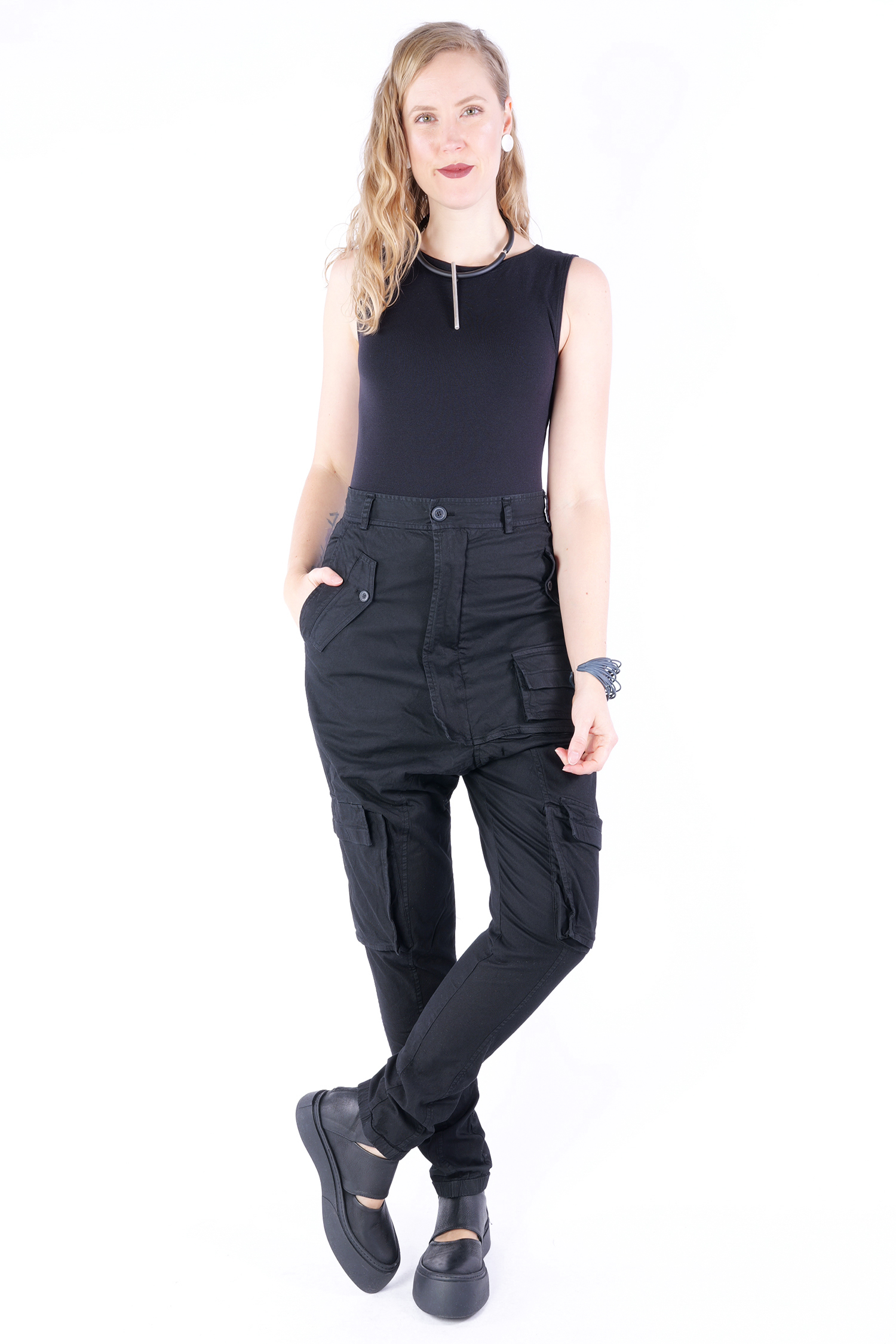 Low crotch pants - black - 1252600105