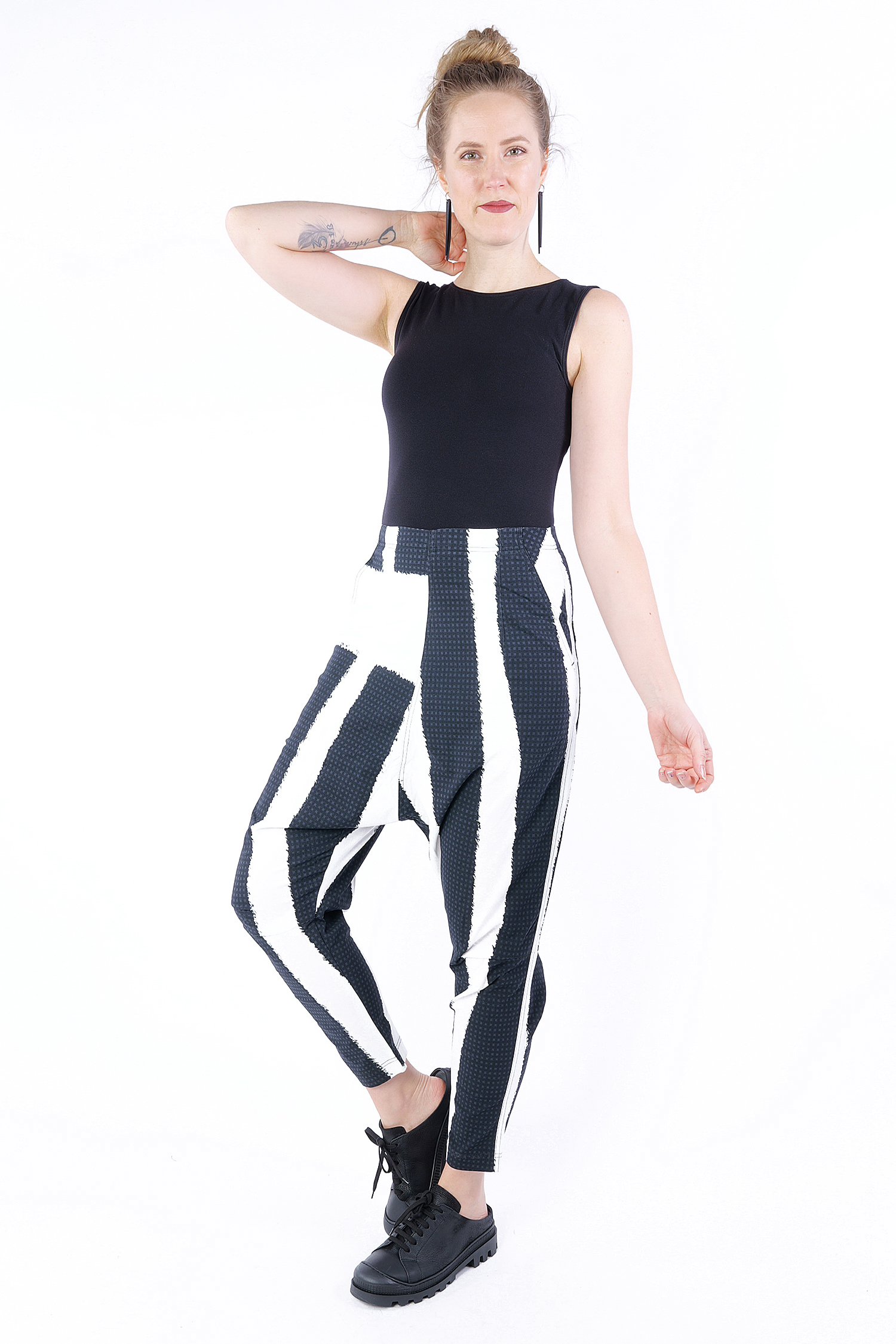 Striped stretch pants - 1253390111 - black print