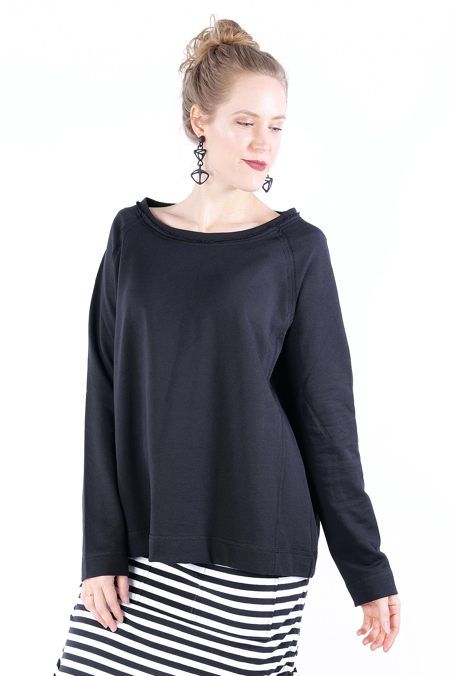 A-line pullover - Black - 2041