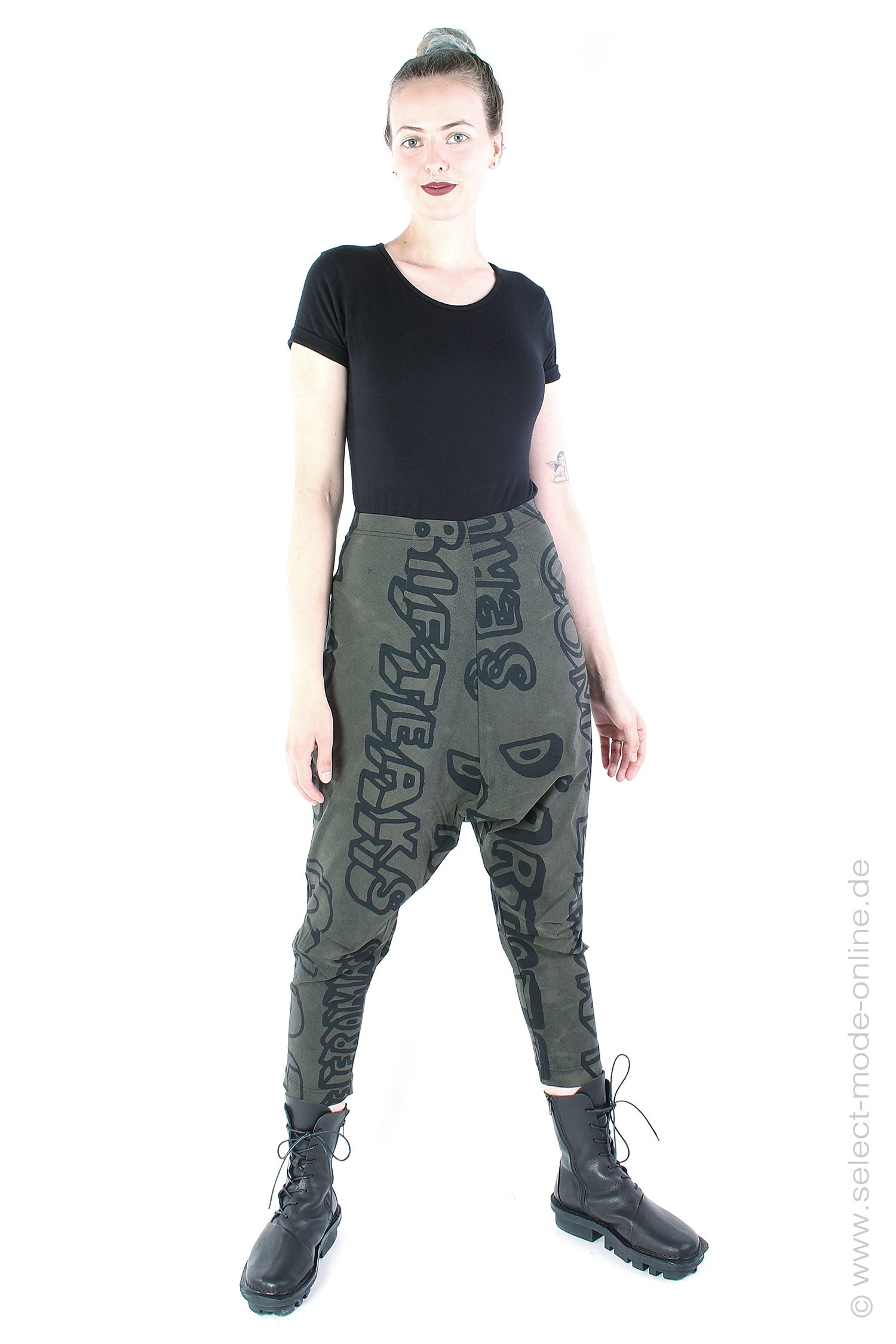 Stretchhose mit tiefem Schritt - Jungle big print - 2243440101