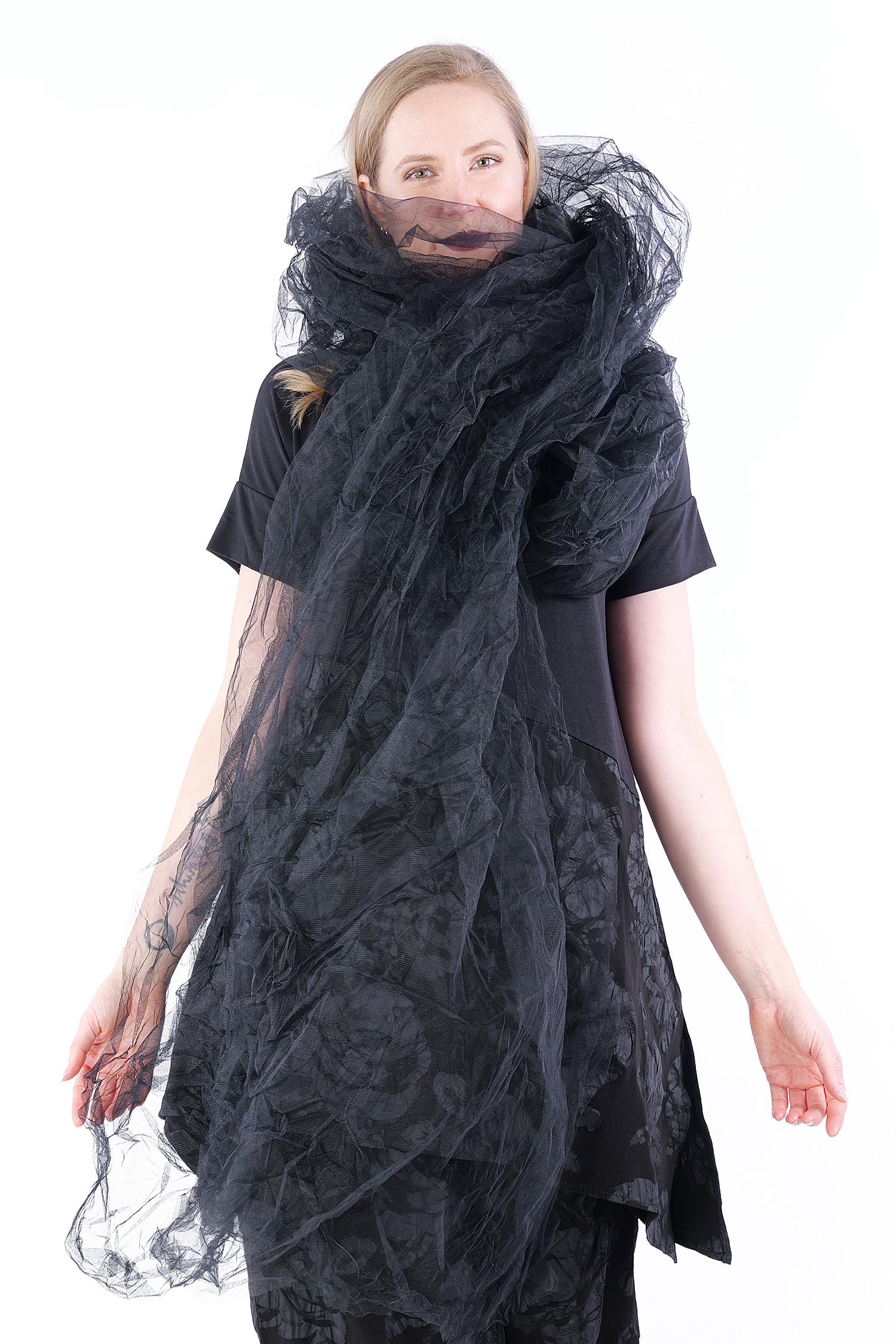 Tulle scarf / stole - black - S25-76