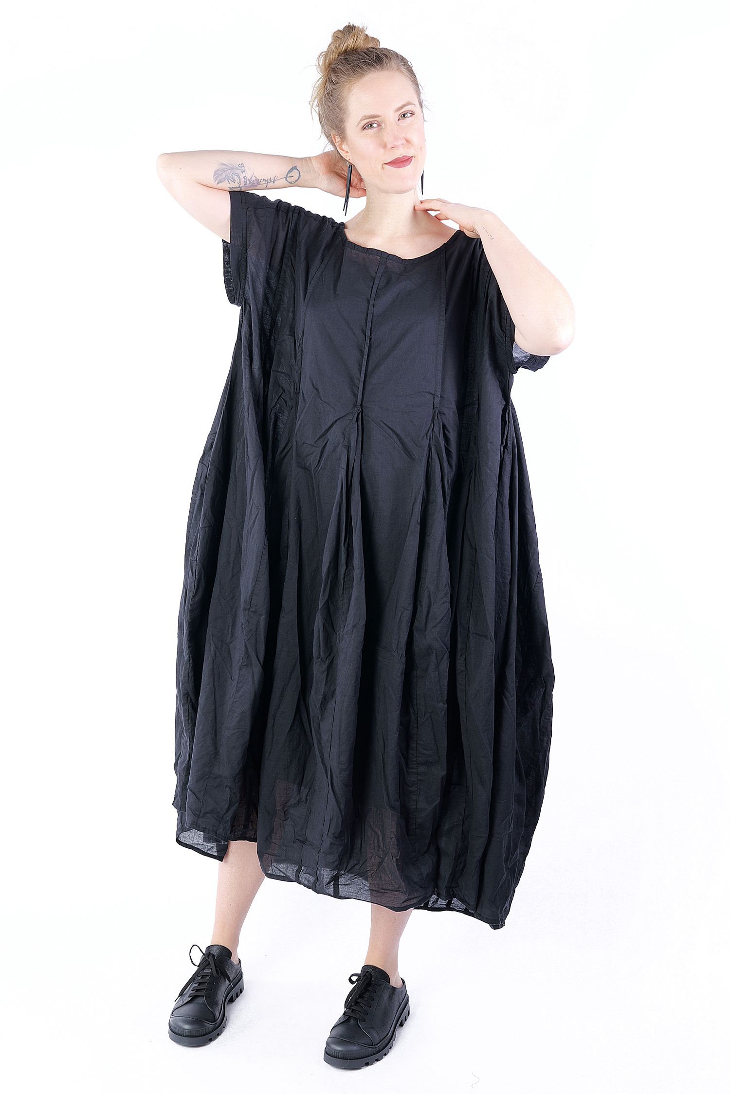 Voluminous dress - 1253320904 - black