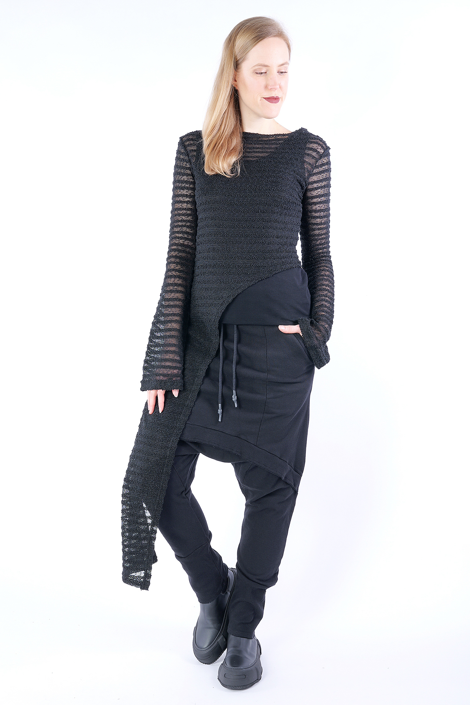 Asymmetrical pullover - black - M126