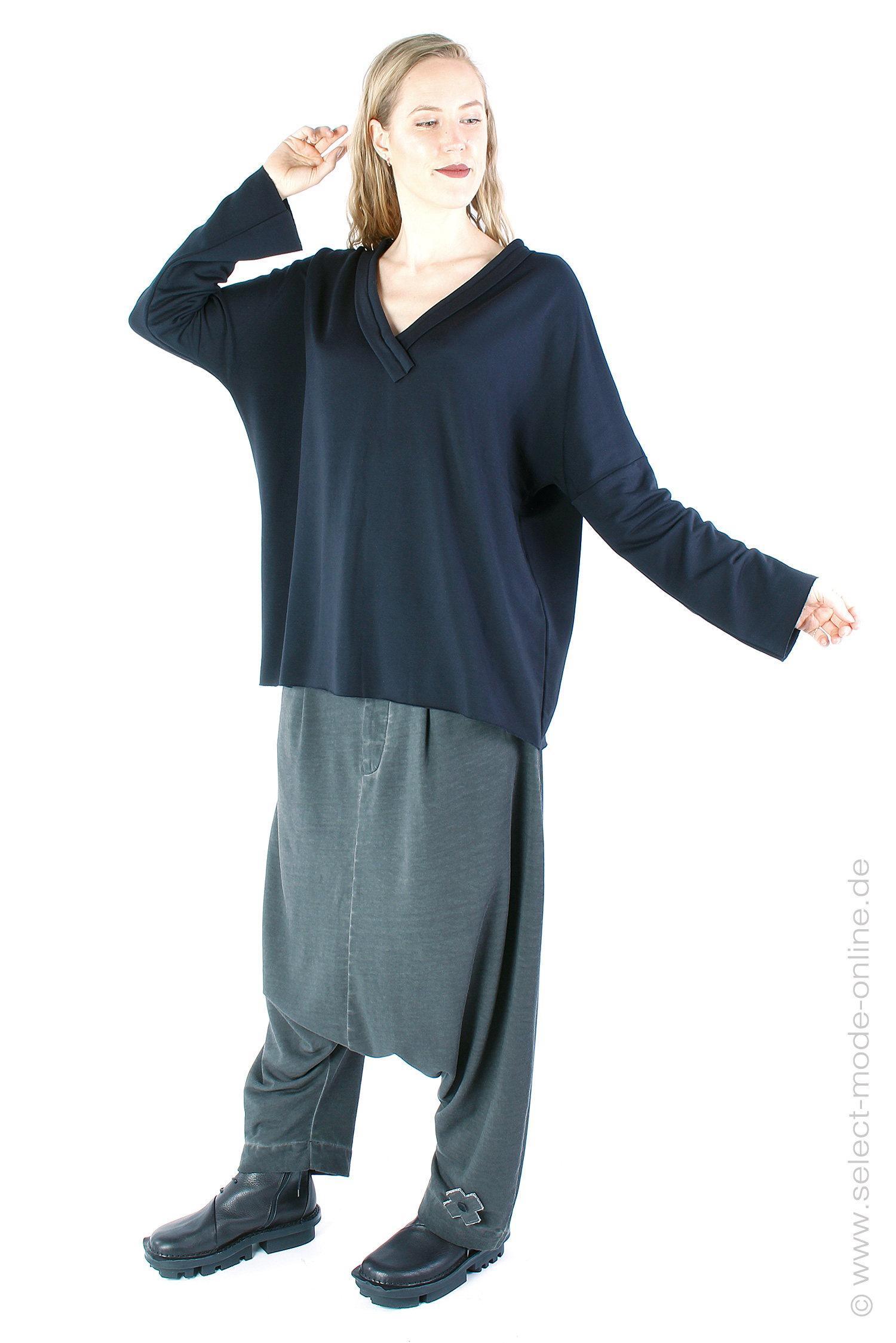 V-neck longsleeve- Prism Black - I25.3787.FM