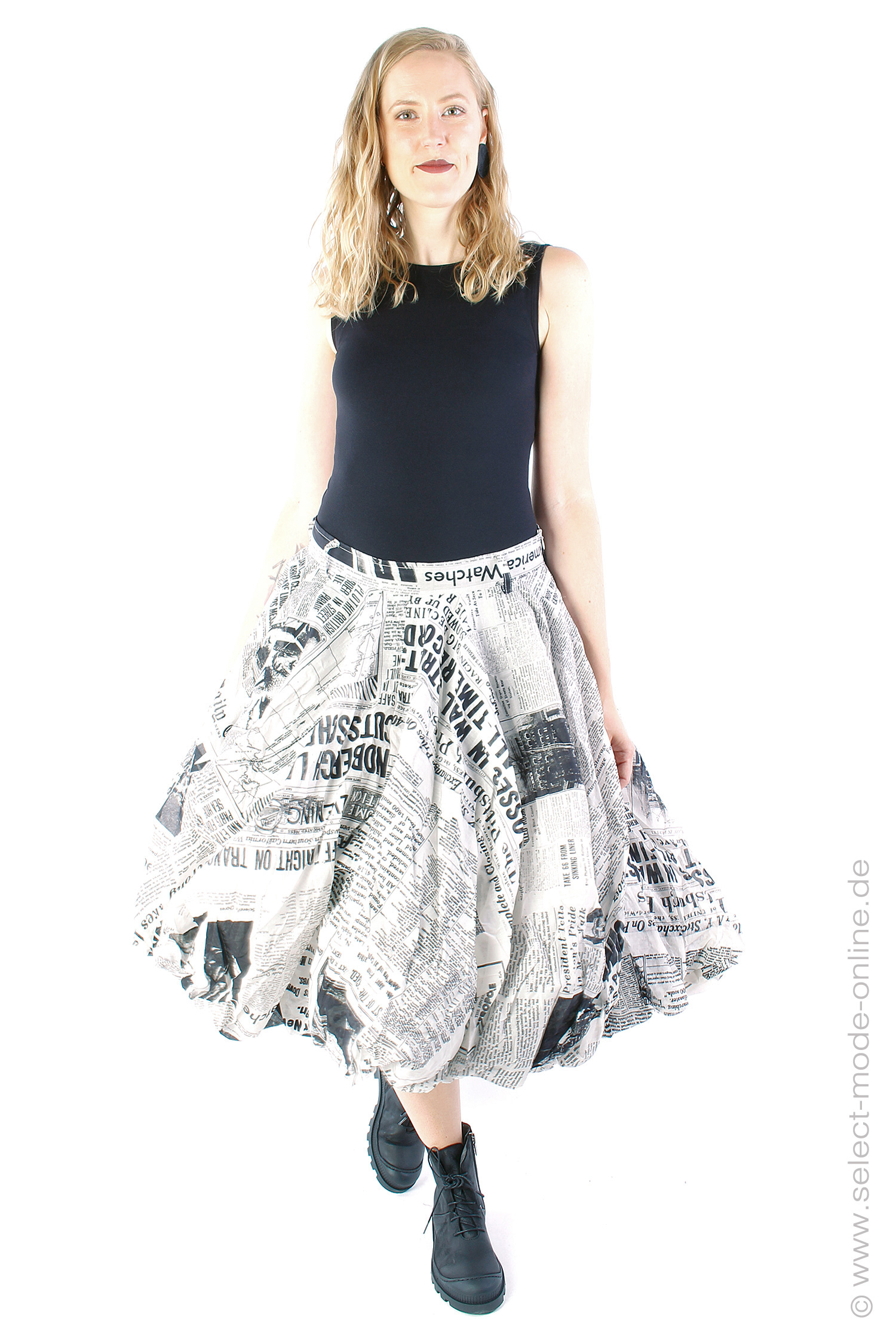 Skirt with newspaper print - Moon walk - 2242070306