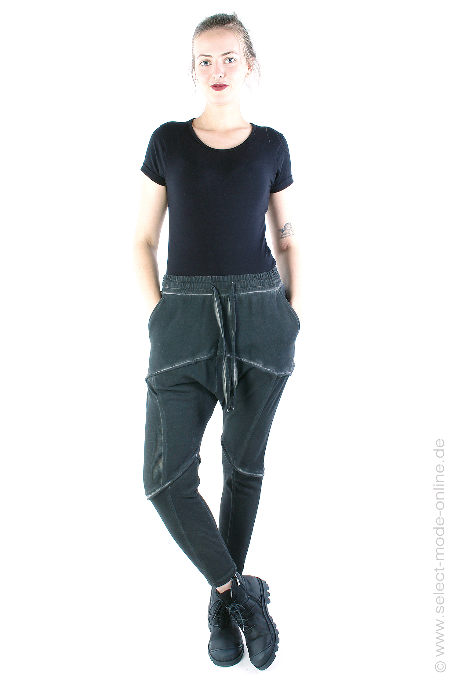 Pants with ornamental seams - Black - LM199