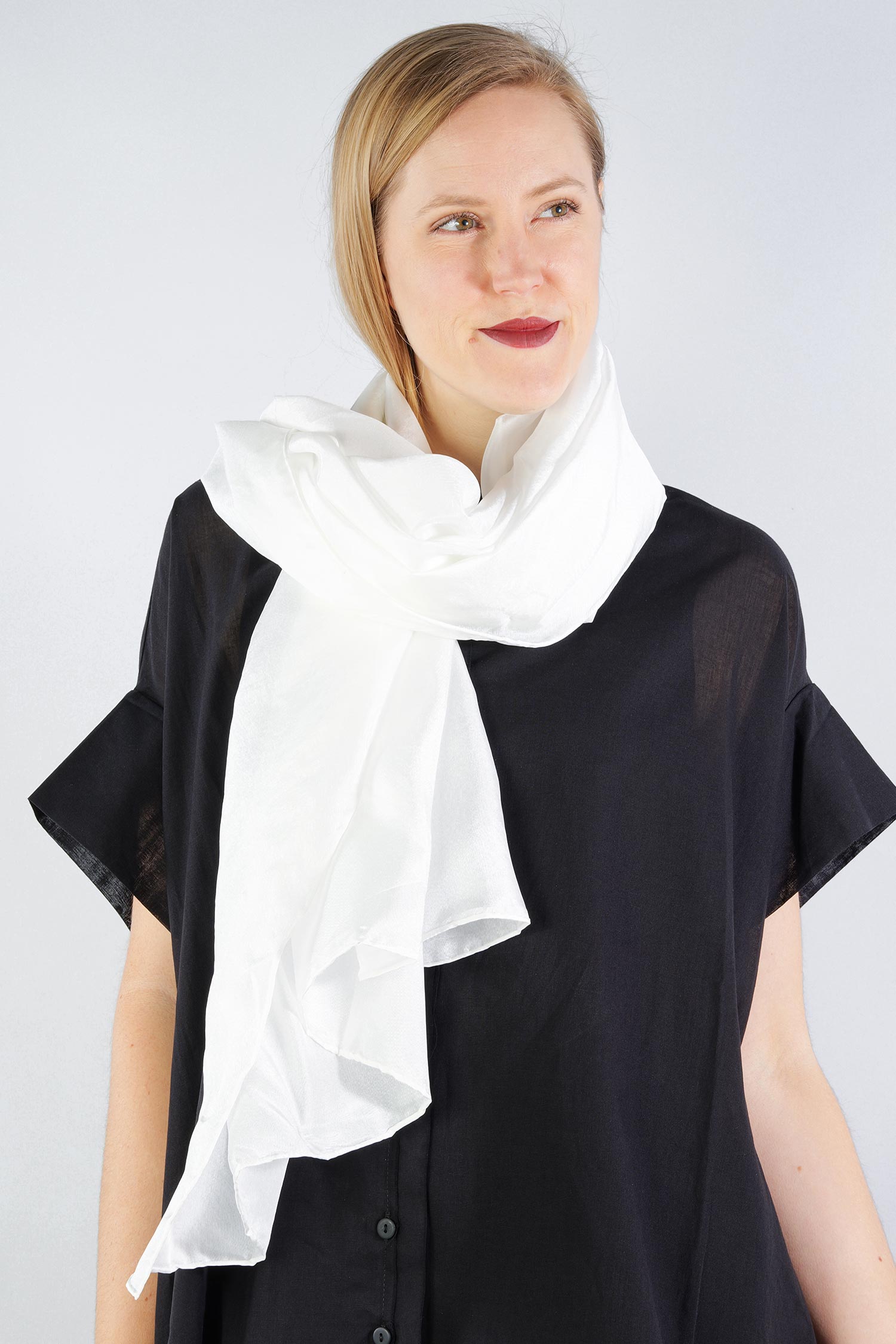 Smooth silk scarf 230x50 - white - Xylocopa