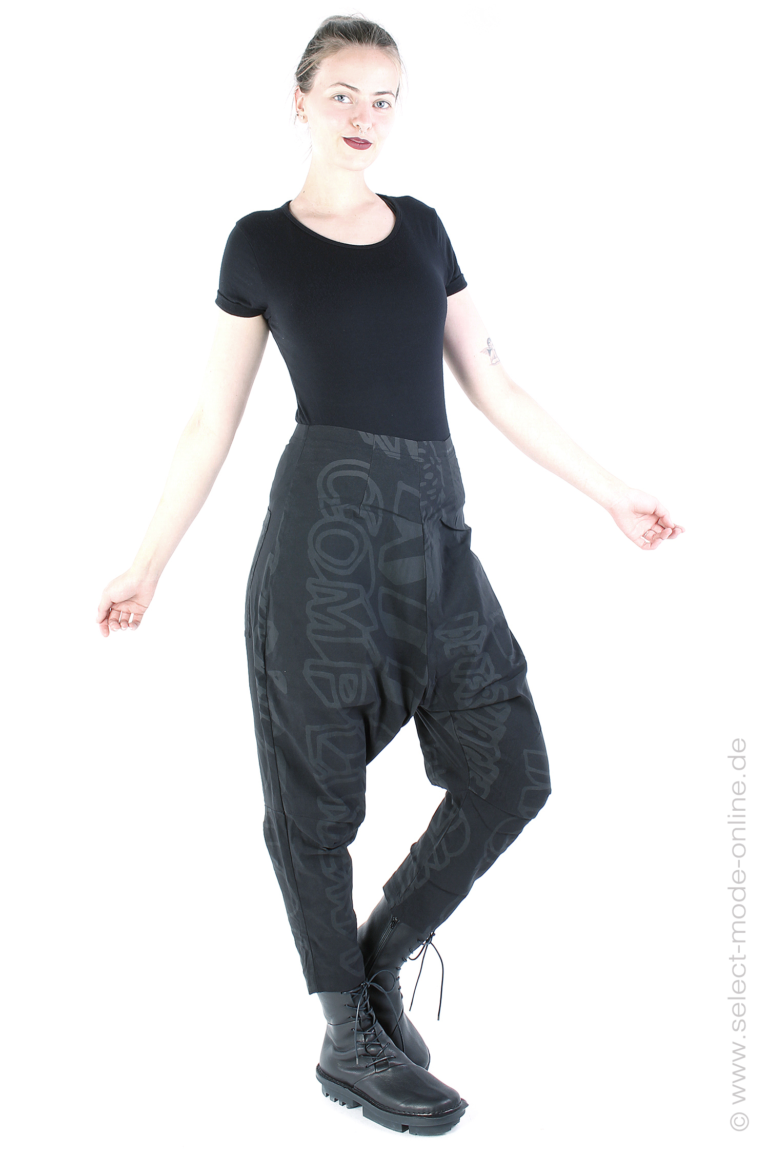 Low crotch stretch pants - Black big print - 2243440101