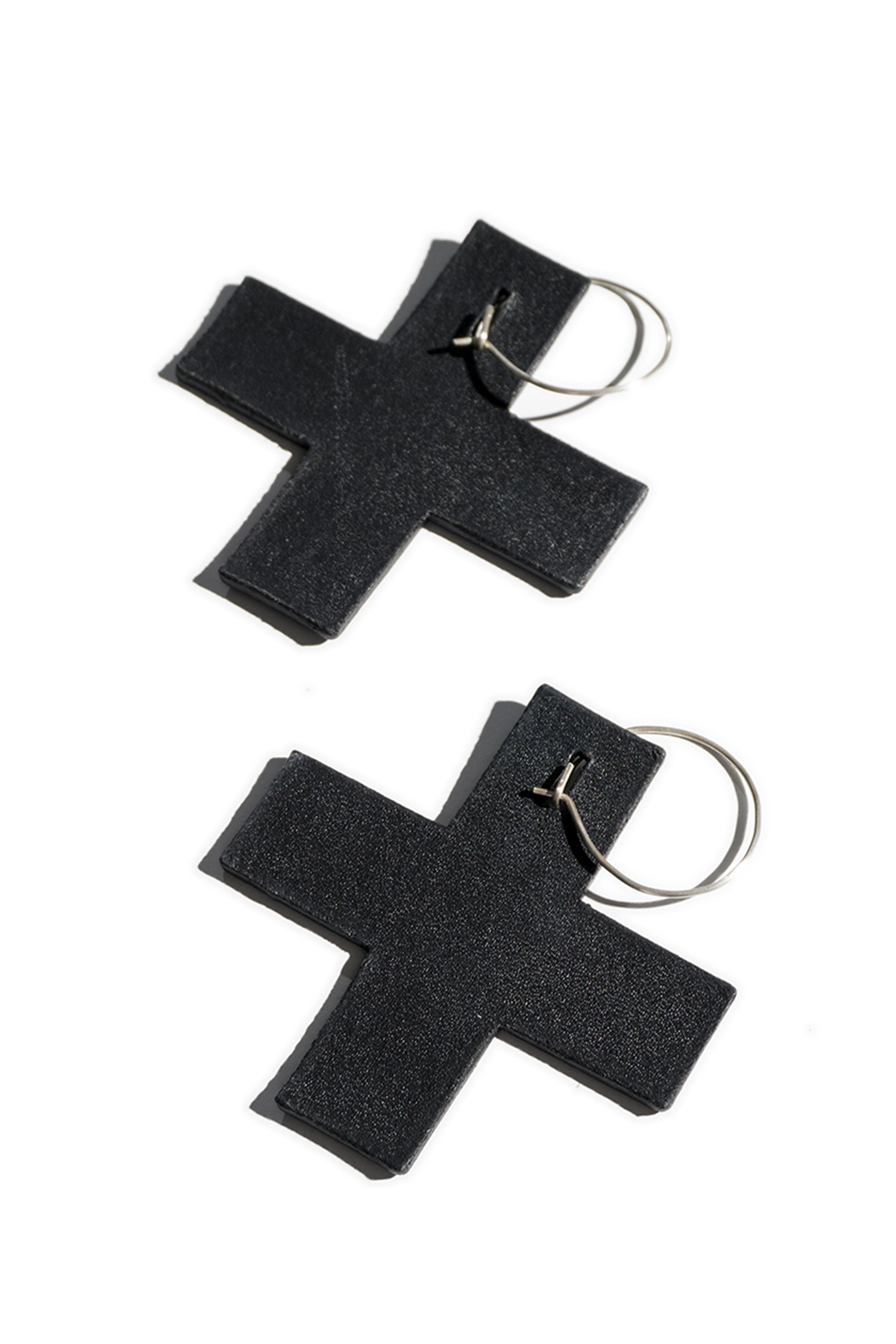 Plus earrings - Cross M Hoop Earrings - black