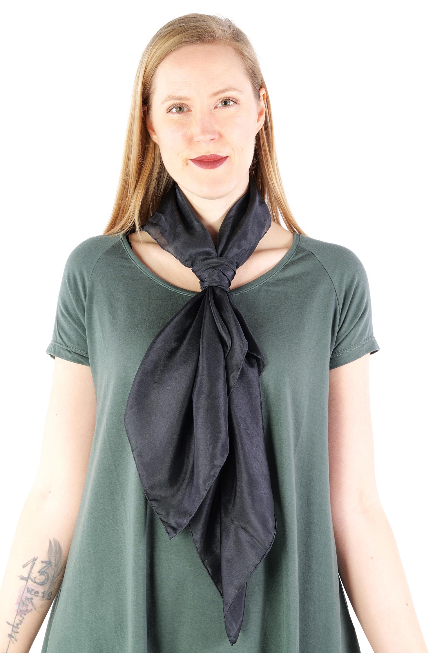 Smooth silk scarf 90x90 - black - Andrena