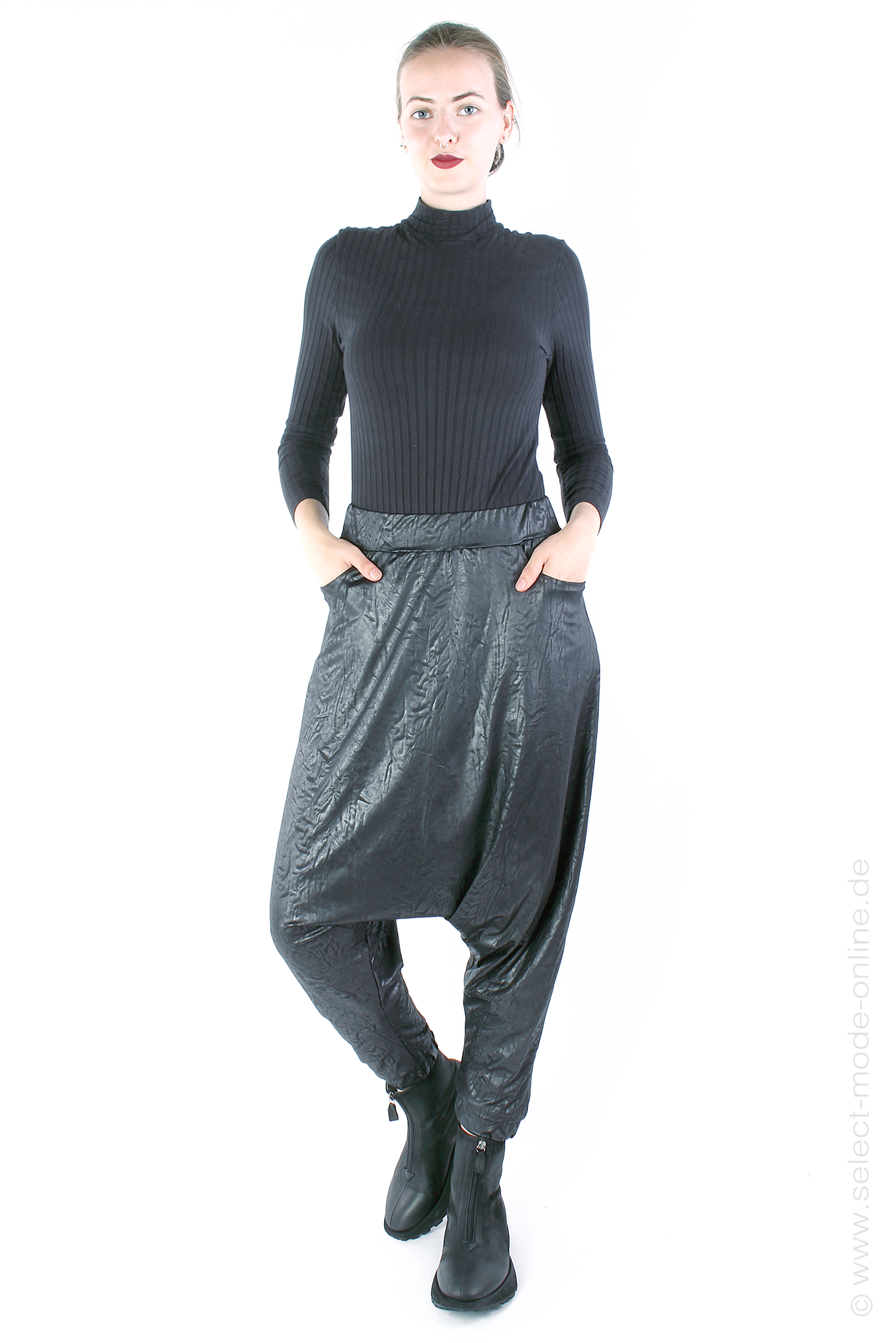 Low crotch pants - Black - BLISS