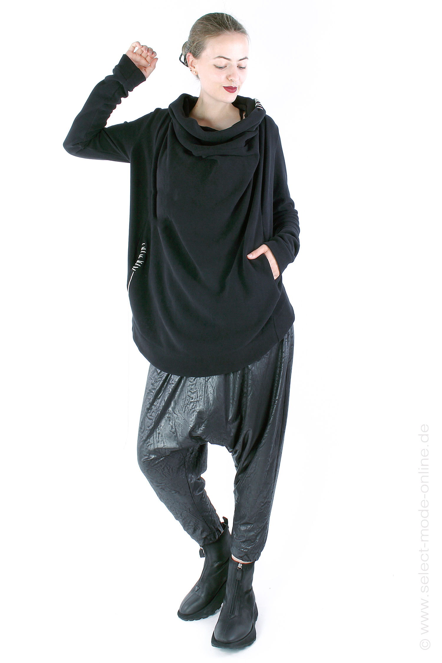 Oversize pullover - Black - DRAPE